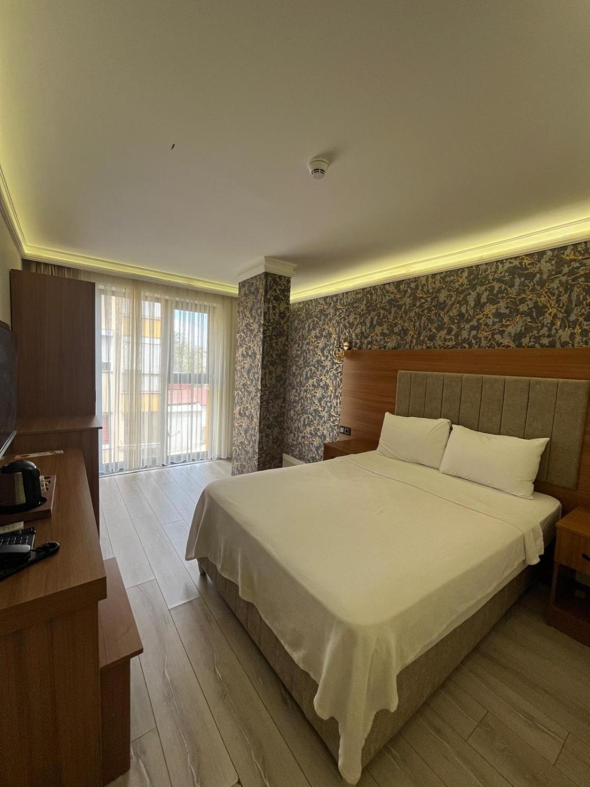 Golden Lux Hotel アンタルヤ エクステリア 写真